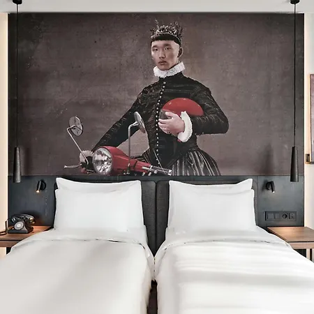 Radisson Red Hotel & Radisson Red Apartments, Krakow-2